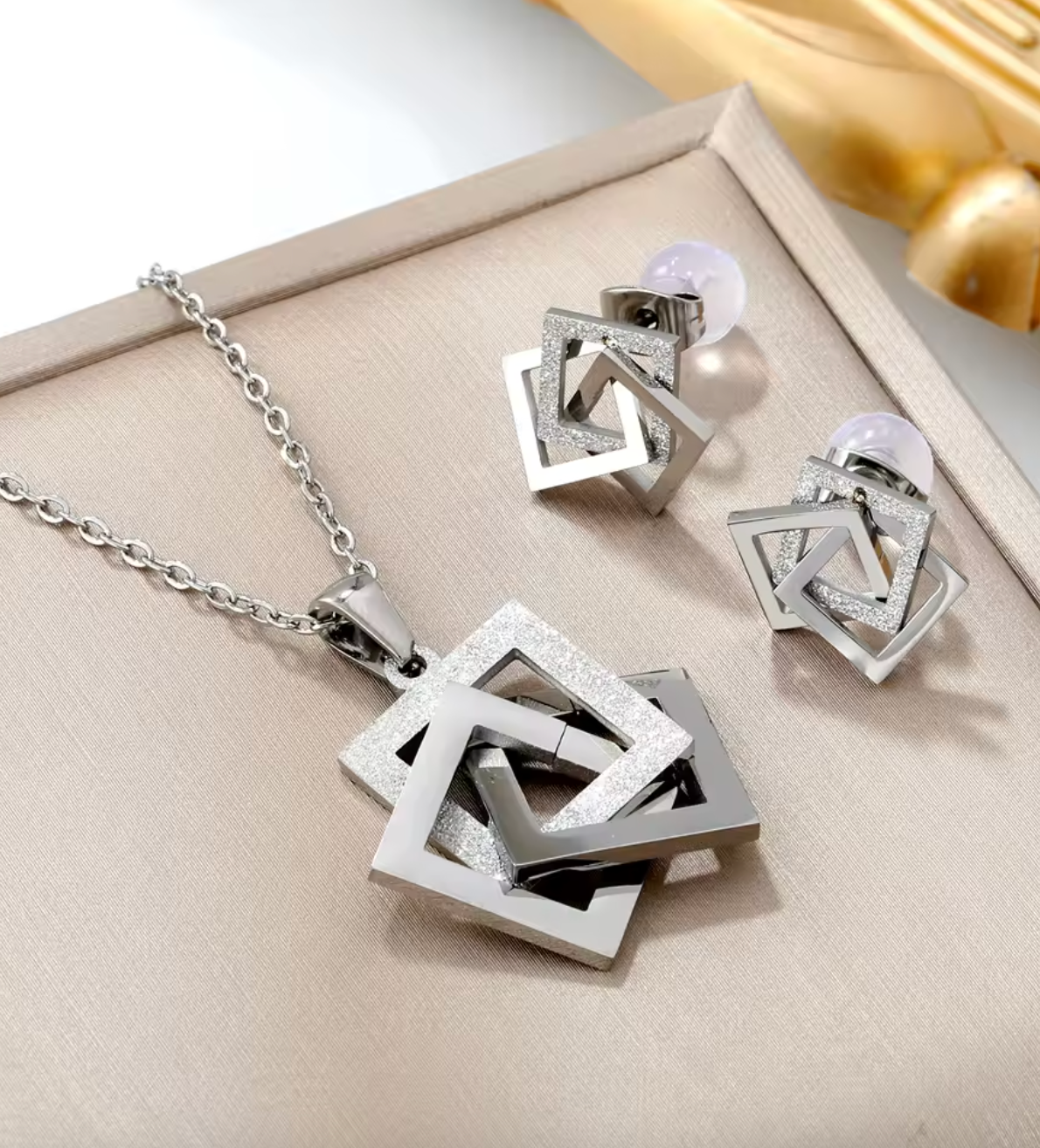 Golden Waterproof Stainless Steel Jewelry Set for Women