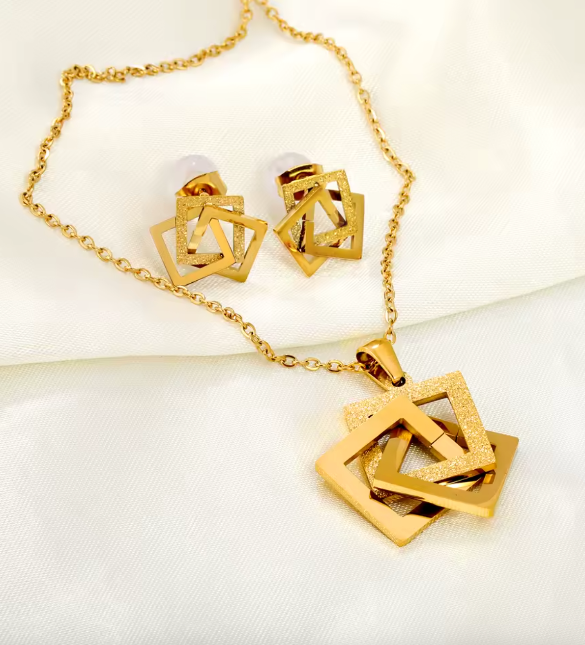 Golden Waterproof Stainless Steel Jewelry Set for Women