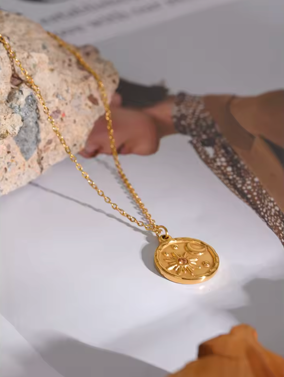 Fashion Celestial Moon & Sun Round Pendant Necklace