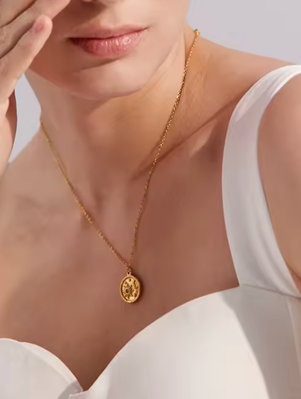 Fashion Celestial Moon & Sun Round Pendant Necklace