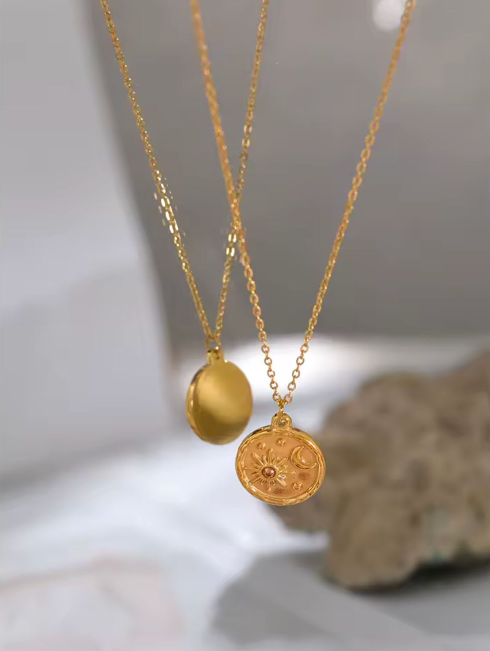 Fashion Celestial Moon & Sun Round Pendant Necklace
